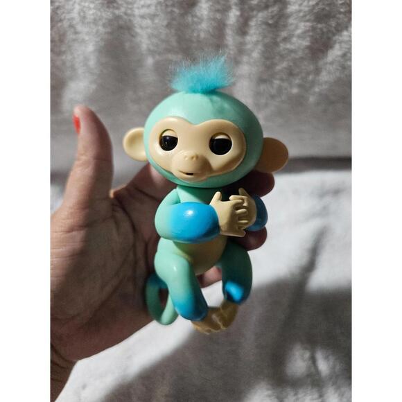 New Interactive Fingerlings Baby Monkey Charlie Sounds Works 5" No Box - Tested - Picture 2 of 7
